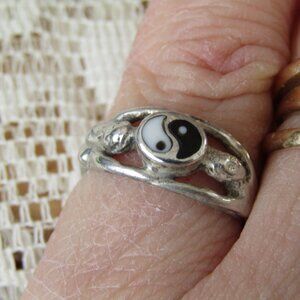 Ying Yang Man & Women Vintage Estate 925 Sterling Silver Size 5 Handmade Ring